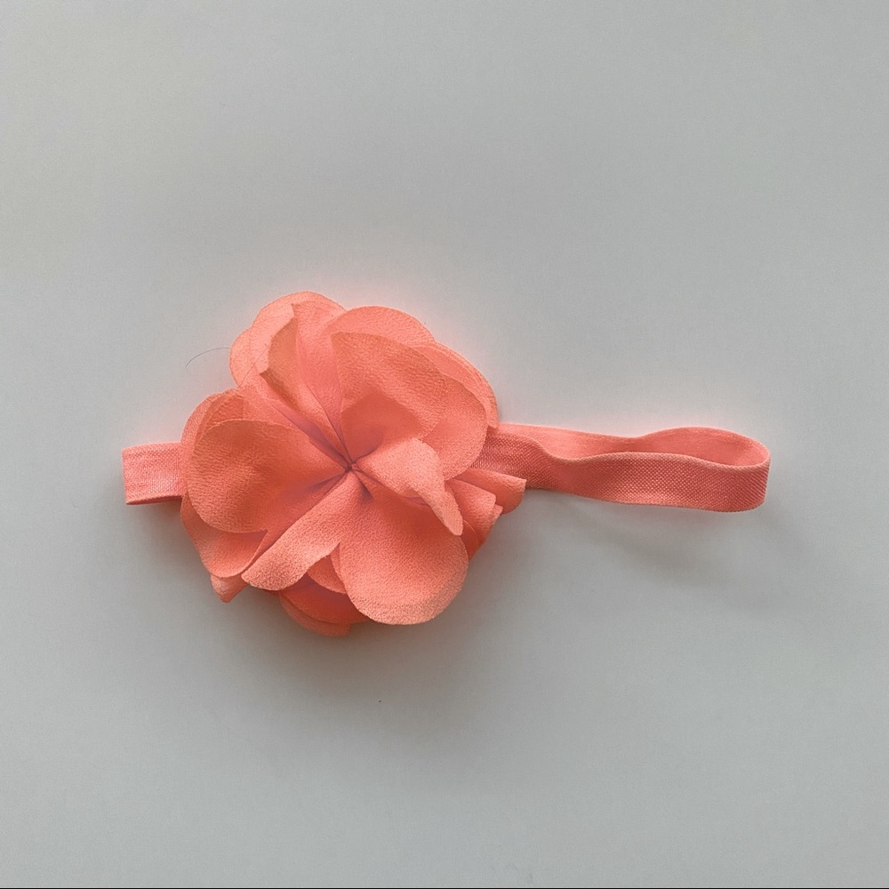 5/$5 Flower baby headband 🌸